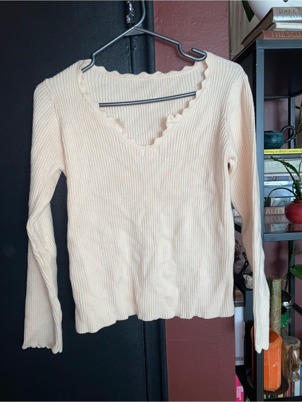 Vintage Cream Ribbed Scallop V-Neck Long Sleeve Top